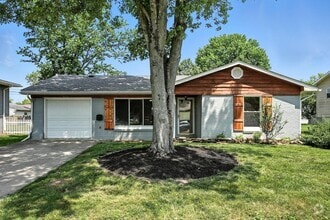 Building Photo - 420 Barwood Dr
