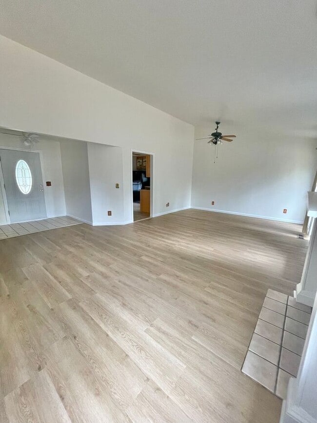 Building Photo - Welcome to this charming single-story home...