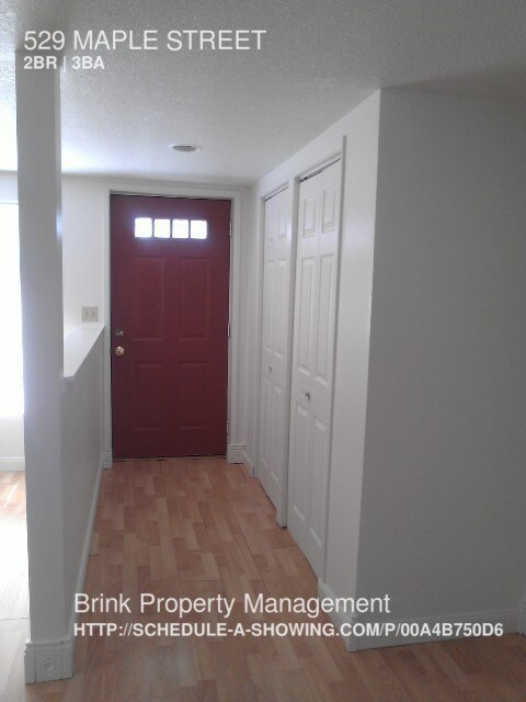Building Photo - 529 Maple St