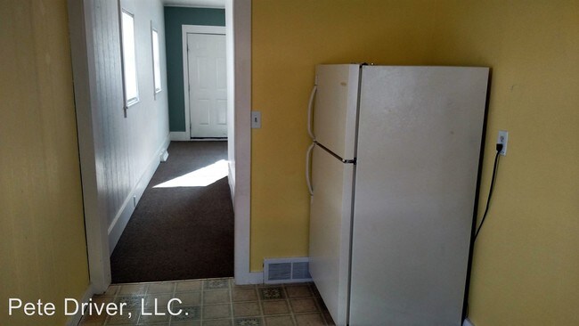 Building Photo - 1 br, 1 bath House - 702 South Gillette Ave