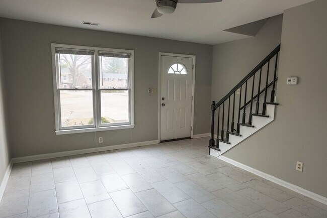 Photo - 2230 Summit St Apartment