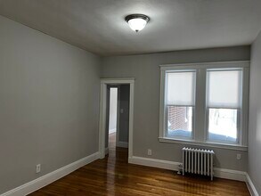 Building Photo - 1140 River St