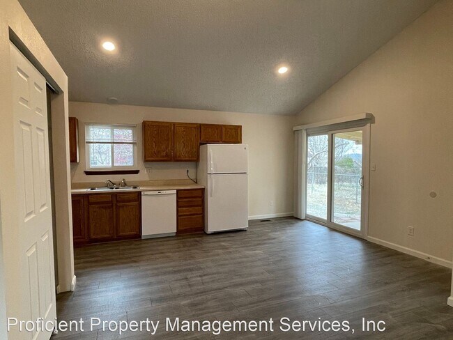 Building Photo - 3 br, 2 bath House - 2110 N 5th St