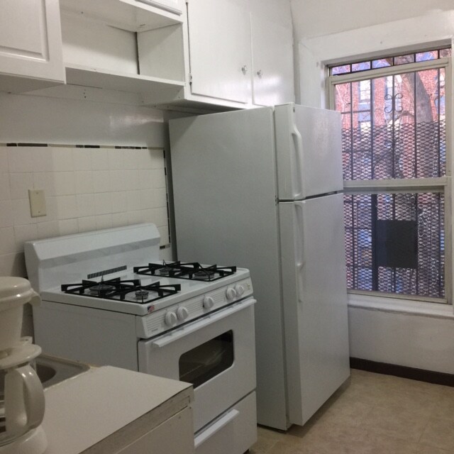 Building Photo - 415 Monroe St