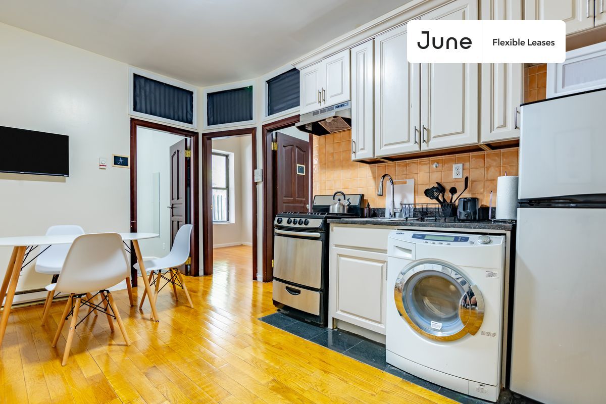 Primary Photo - 243 W 109 Street