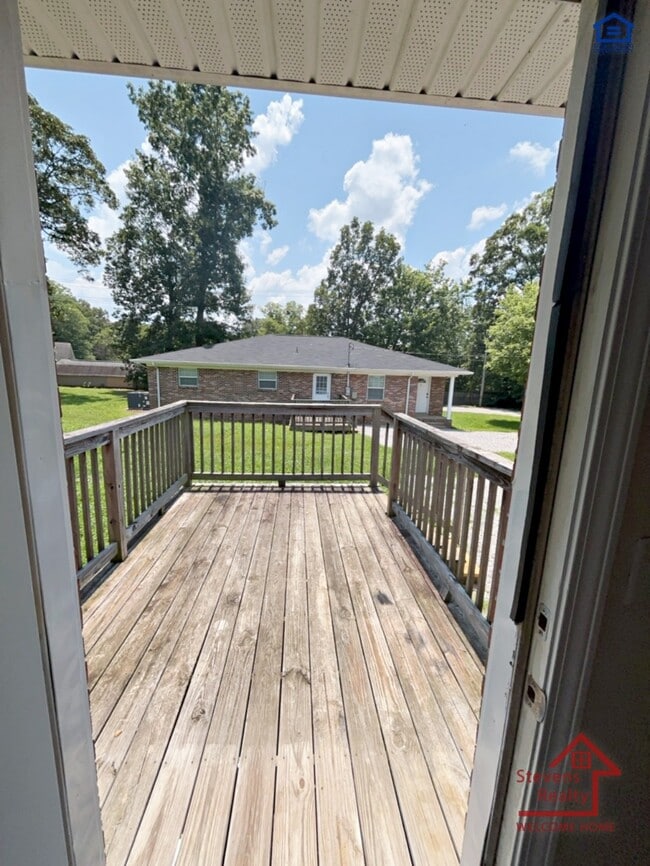 Building Photo - 207 Bermuda Dr