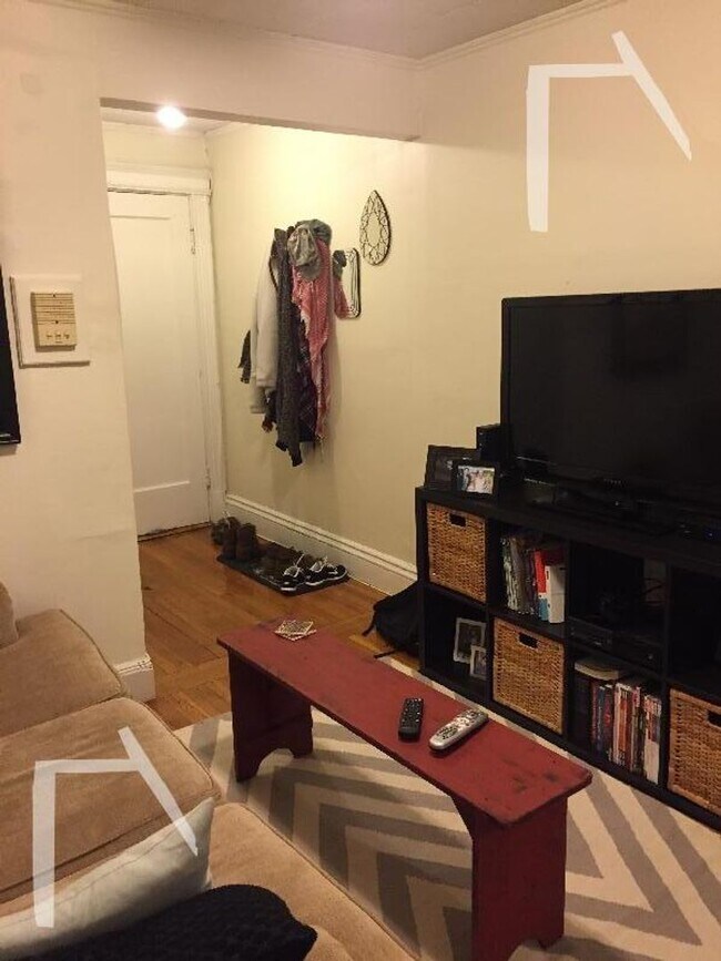 Foto del edificio - No brokers Fee, No Security Deposit, Heat,...