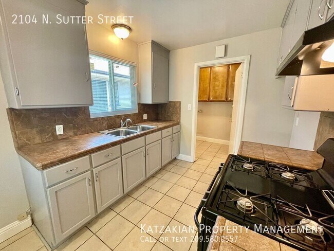 Building Photo - 1 Bedroom 1 Bath Duplex