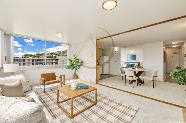 Foto del edificio - Spacious Makiki 1-Bedroom Condo with Parking & Pool – Anga-Roa
