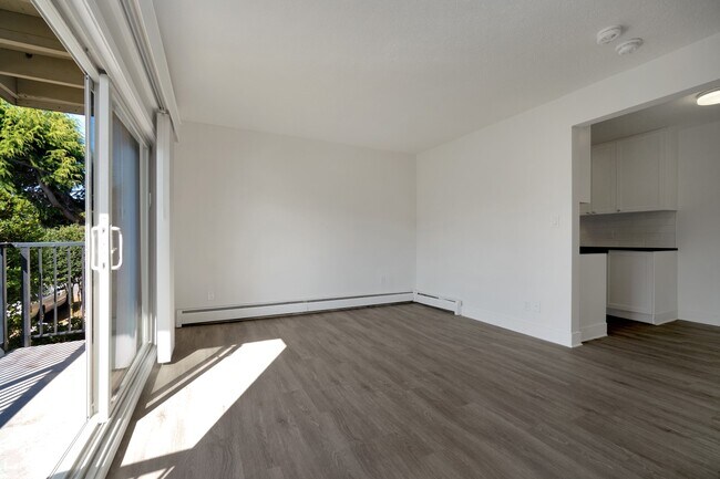 Photo du bâtiment - 130 Stewart Avenue