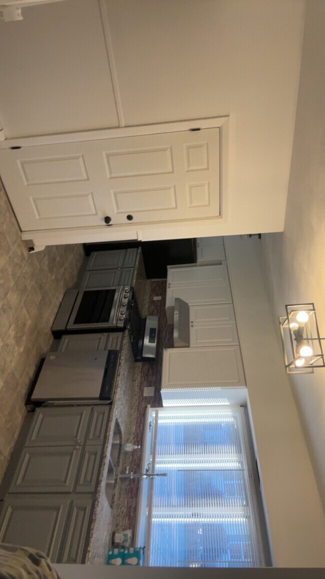 Building Photo - 1309 Smith St