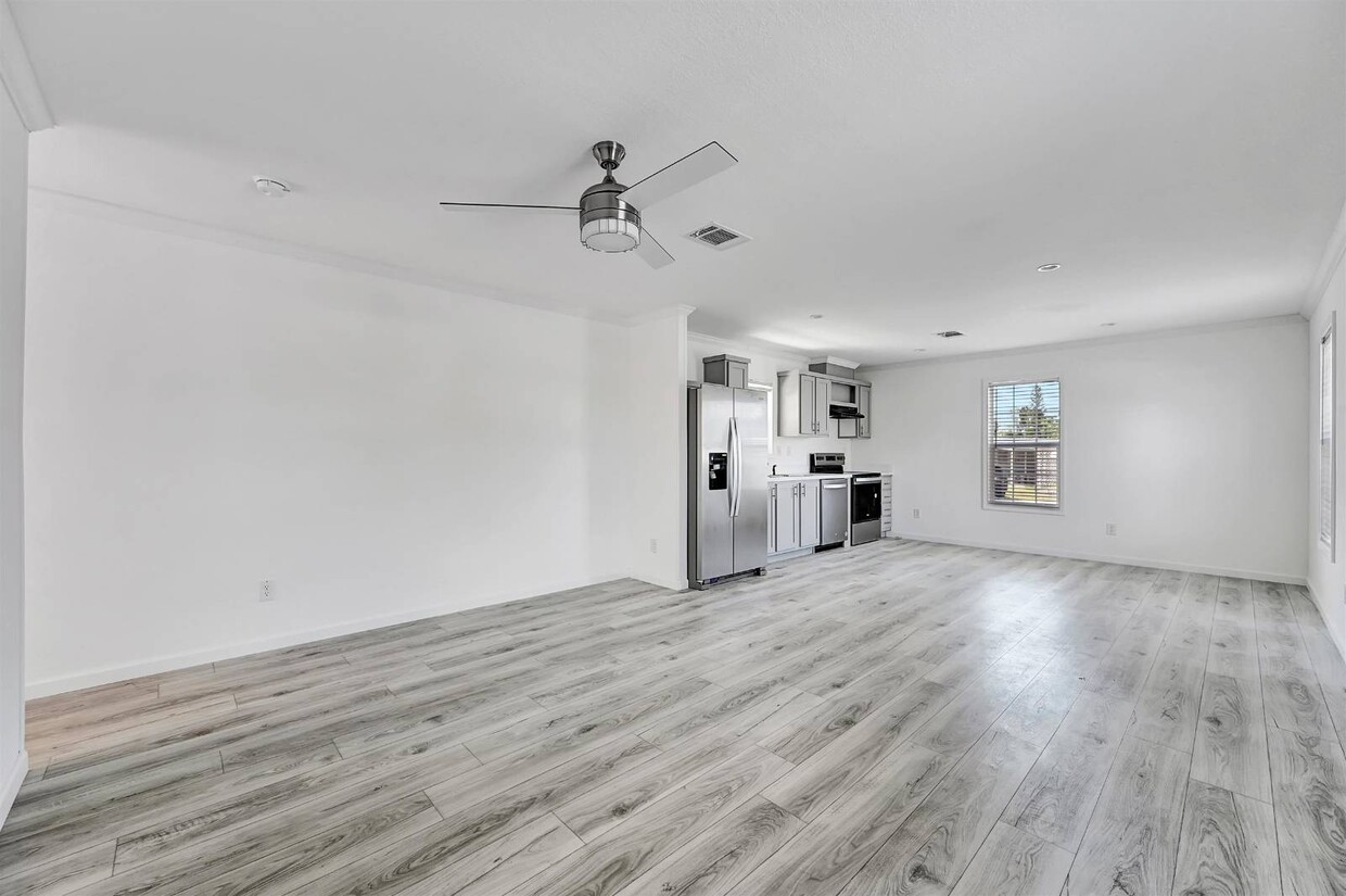 Foto principal - 2028 Stewart Rd