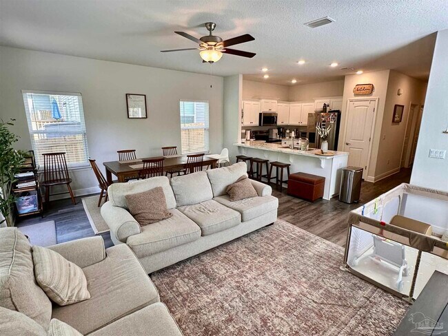 Foto del edificio - 6191 Cardinal Cove Ln