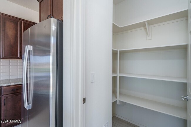 Foto del edificio - 26736 W Mcrae Drive