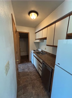 Building Photo - 916 20th Ave Pl