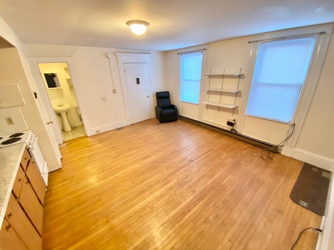 Building Photo - 52 N Union St