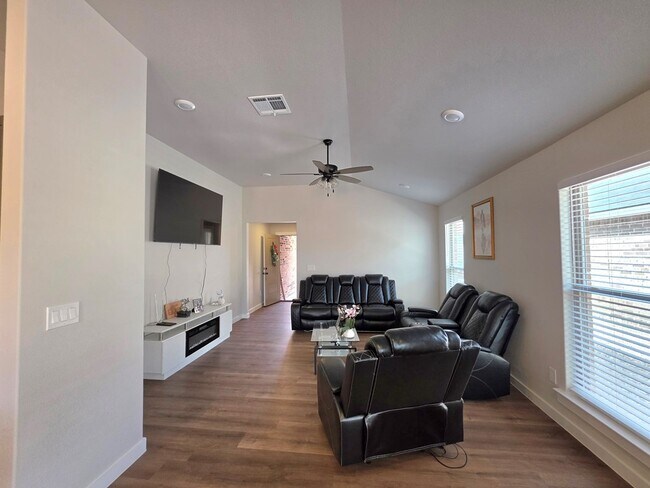 Foto del edificio - 235 Trailblazer Ln