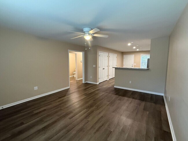 Foto del edificio - 2 Bedroom, 2 bath duplex.