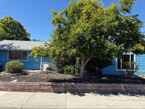 Building Photo - 261 Gregory Ln