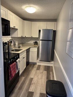 Foto del edificio - 34 Leonard Rd