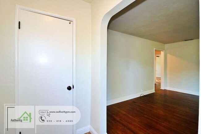 Foto del edificio - 3618 Bechelli Ln