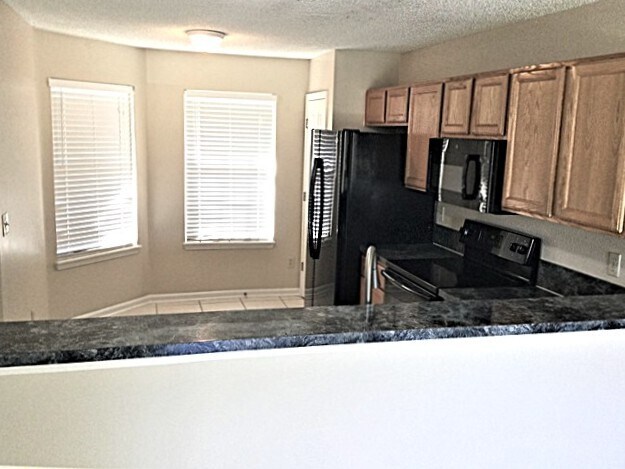 Foto del edificio - 4491 Cobblefield Cir W