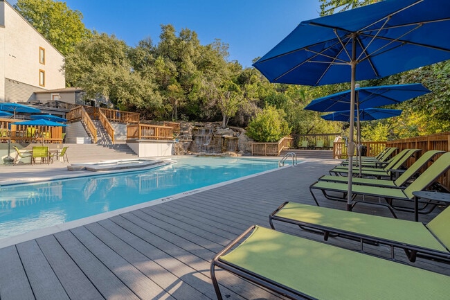 CapitalHills_ExAm_1024_012_xf_xs - z - Historical - Capital Hills