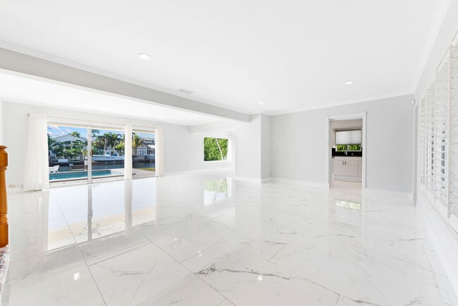 Building Photo - 2612 Marion Dr