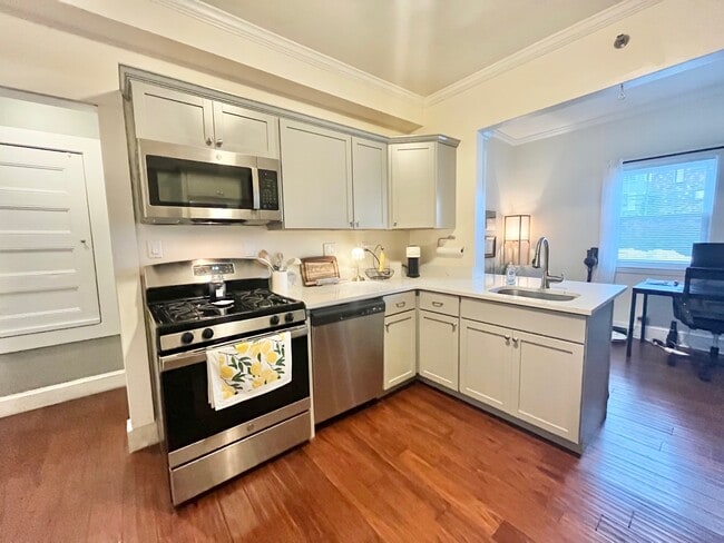 Building Photo - 85 Wallingford Rd