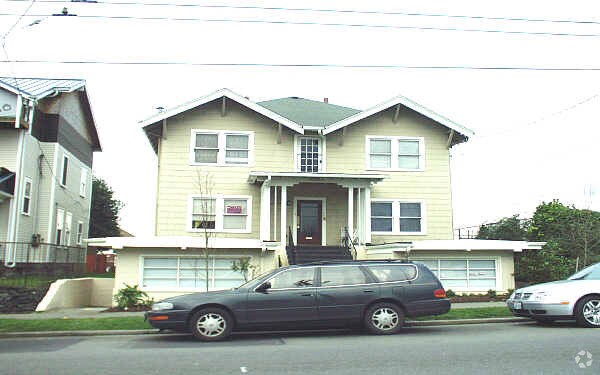 Primary Photo - 2111 14th Ave S
