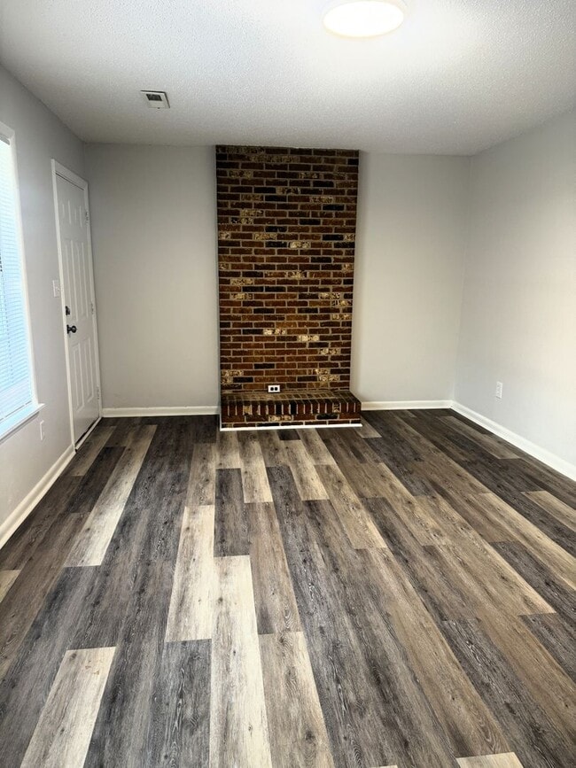 Foto del edificio - Move-In Special!! 1/2 Off First Month's Re...