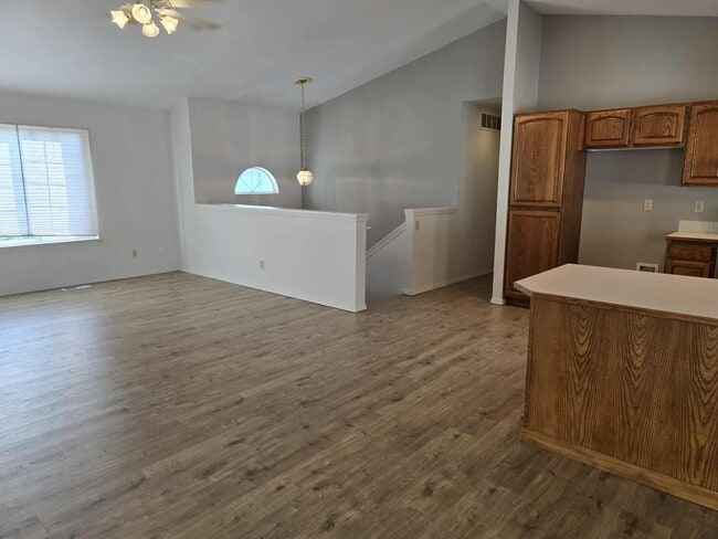 Foto del edificio - 133 Cody Ln