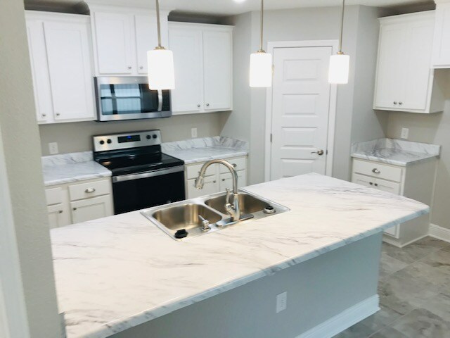 Foto del edificio - 8445 Walnut Ave