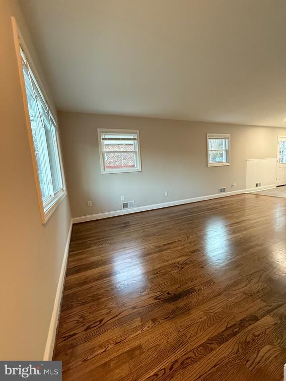 Building Photo - 5852 Mt Vernon Dr