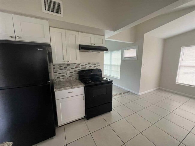 Foto del edificio - 5825 Forest Grove Blvd
