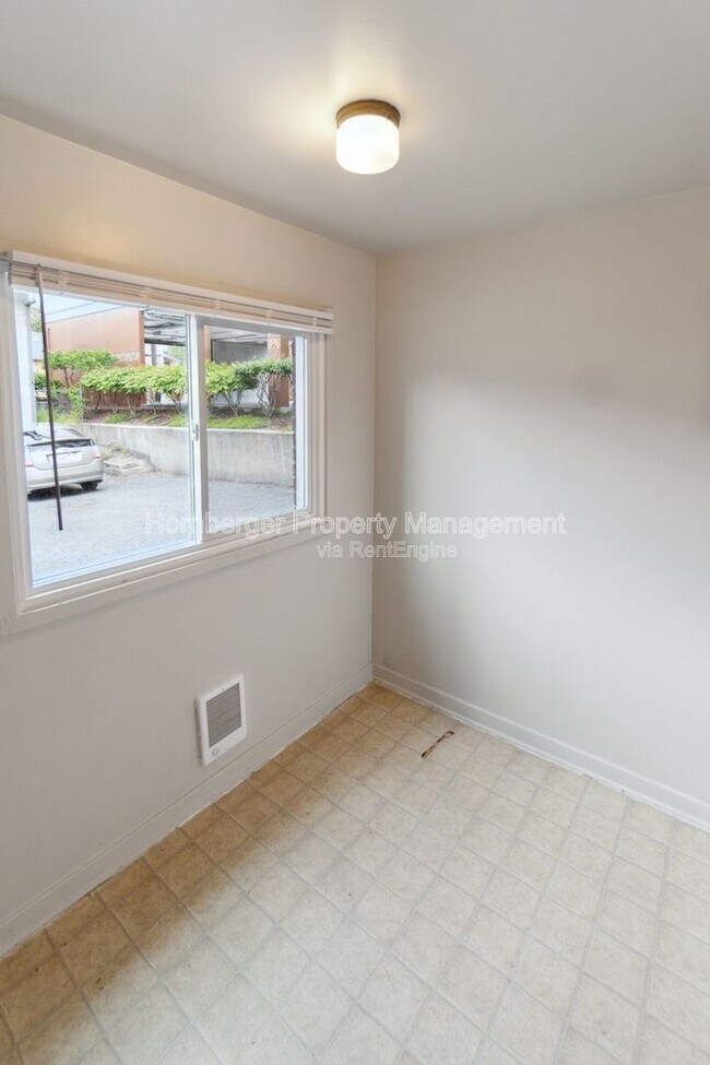 Foto del edificio - 724 W Maxwell Ave