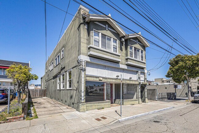 Building Photo - Clement Ave 2333
