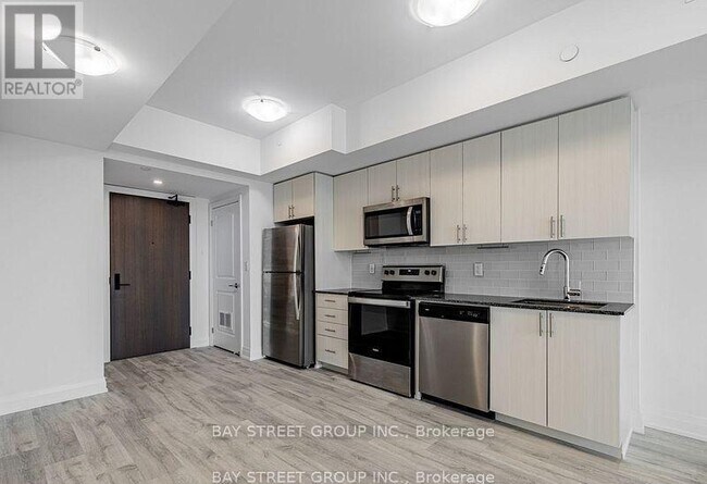 Building Photo - 9700-9700 Ninth Line