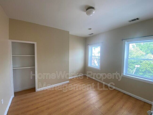 Building Photo - 23 S Calhoun St