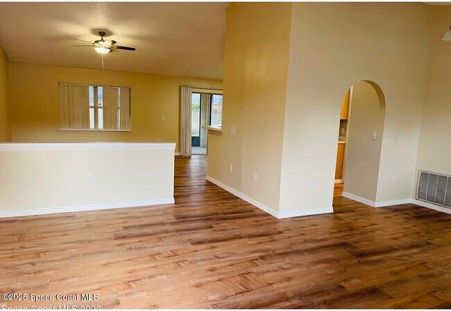 Foto del edificio - 2117 Buescher Hill St