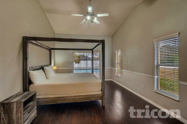 Building Photo - 1093 Dunlap Ave