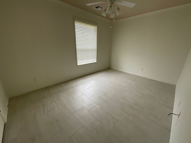 Building Photo - 12335 Shorehan Ct