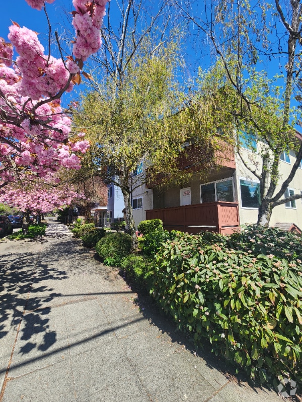 Building Photo - 6402 14th Ave NW