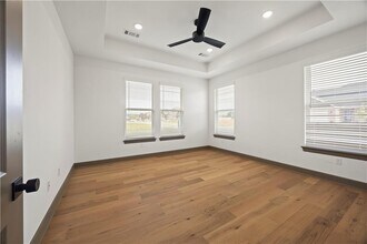 Building Photo - 1241 Mammoth St