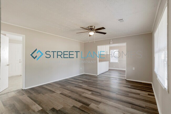 Foto del edificio - 3525 Travis Blvd