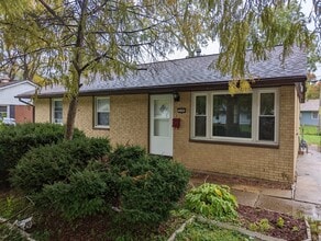 Building Photo - 1505 Holly Hill Dr
