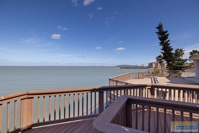 Foto del edificio - 618 N Shore Dr