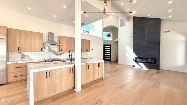 Foto del edificio - 8133 E Cortez Dr