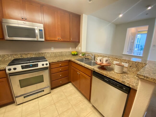 Building Photo - Advent - Three Bedroom Three Bathroom Home...