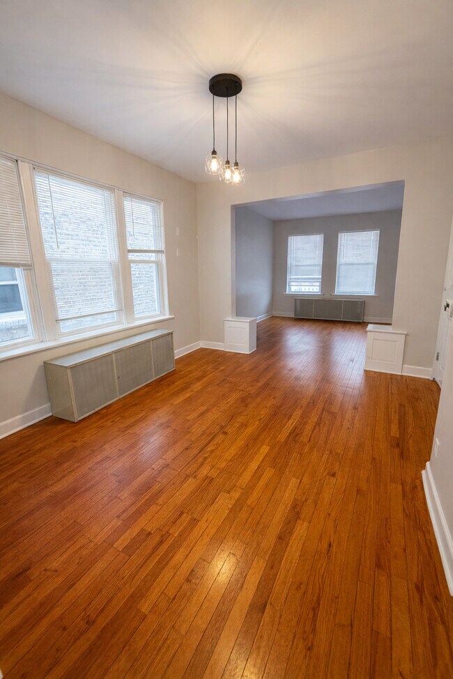 Foto del edificio - 4925 W Henderson St